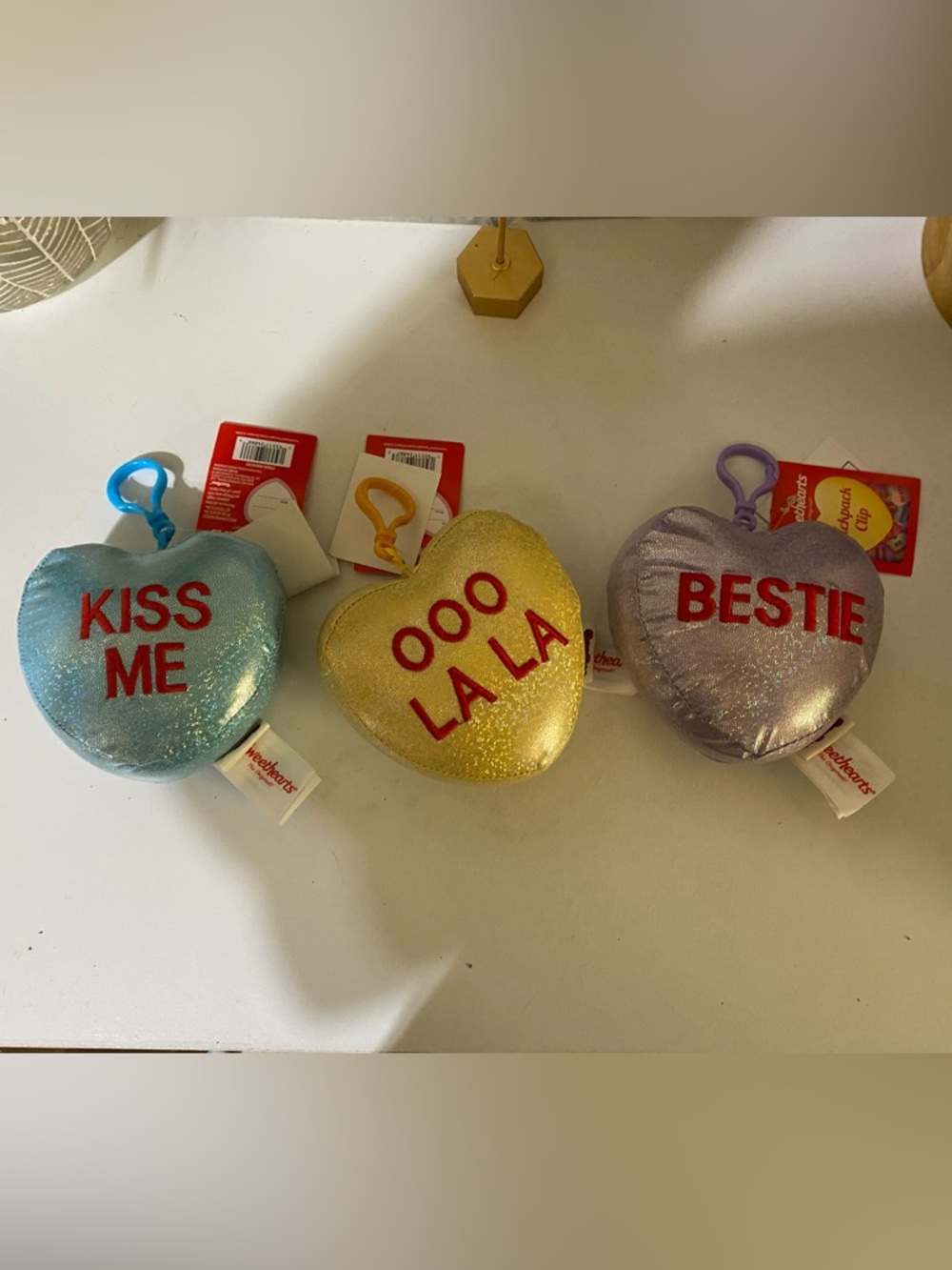 Set of 3 Glitter 'OOO LA LA' Kiss me and bestie Heart backpack clips